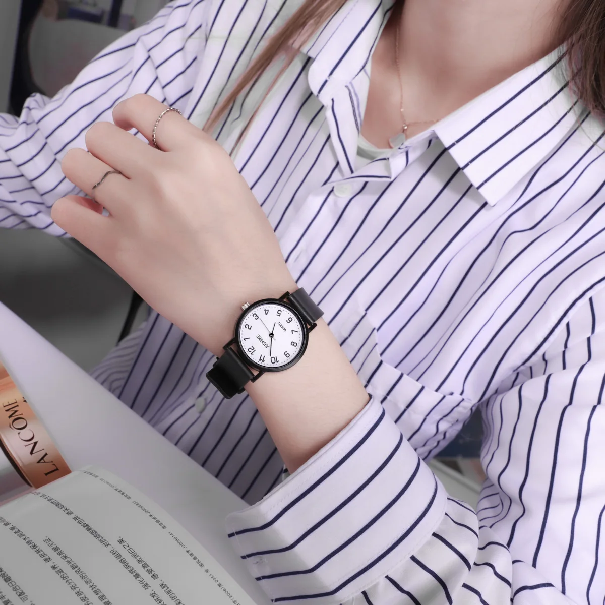 Prosty czarny zegarek kwarcowy – Silicone Band Women recenzja i cena